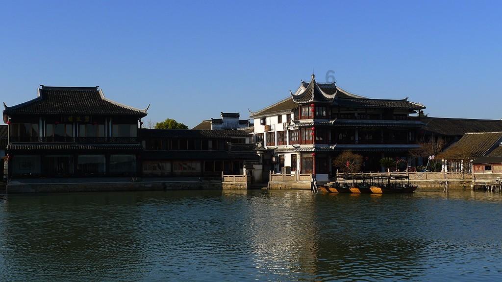逃离违建房屋2